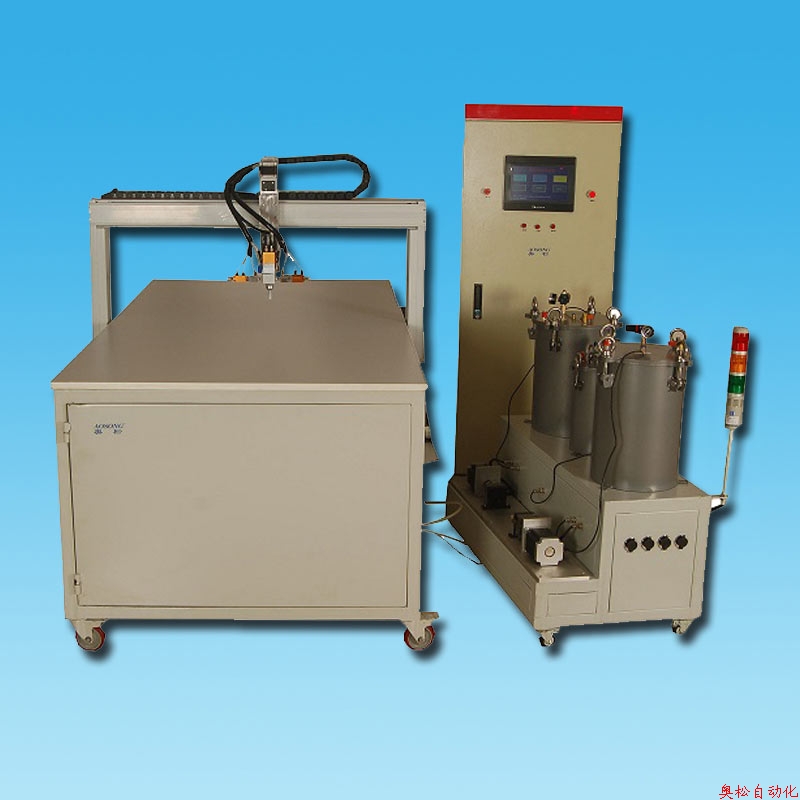 Two-liquid perfusion foaming machine
